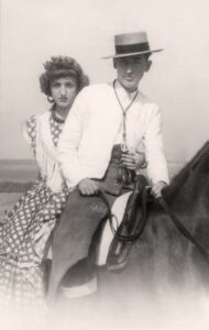 La Madre Trinidad a caballo con su hermano Antonio en la Romería de la Virgen de Valme (Dos Hermanas, año 1945)